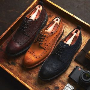 Nguồn gốc của giày Tây được cho là đến từ các quốc gia Anh, Ý